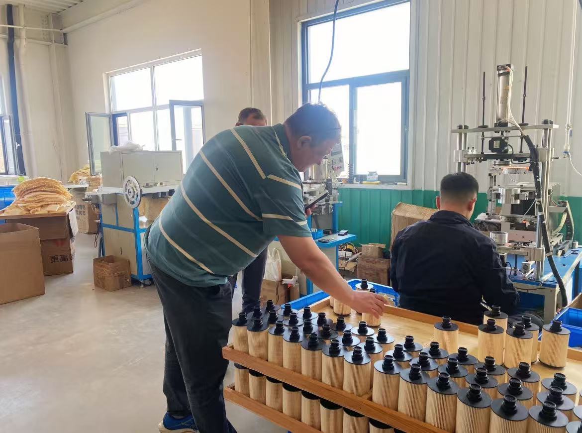 Rusiya müştəriləri Guohao filtr fabrikinə baş çəkirlər